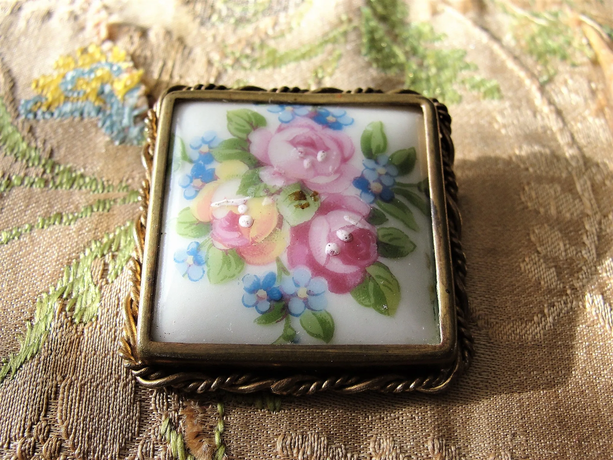 Beautiful  PORCELAIN  LIMOGES BROOCH ,Signed Limoges France ,Gorgeous Pink Roses, Ornate Brass Frame, Antique French Jewelry, Co