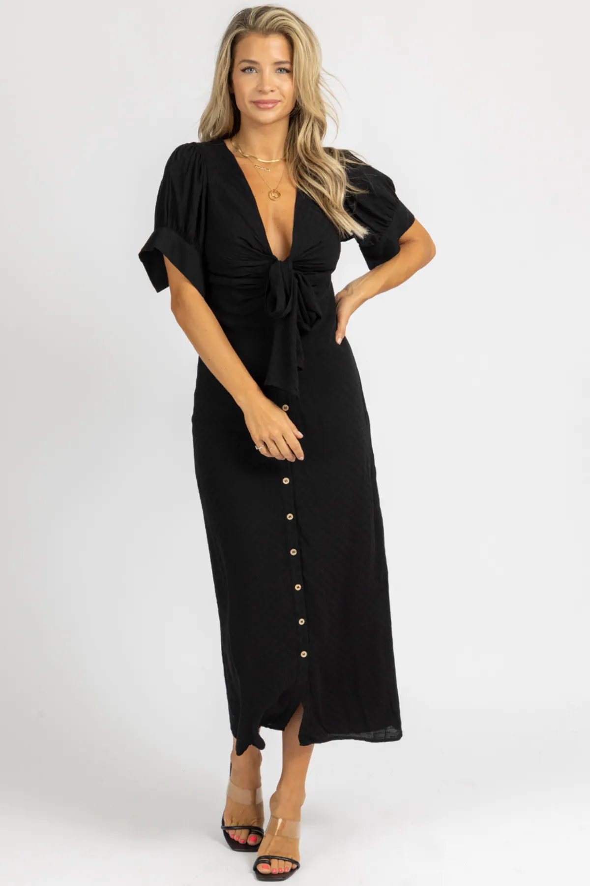 BLACK CENTER TIE CAP SLEEVE MAXI DRESS