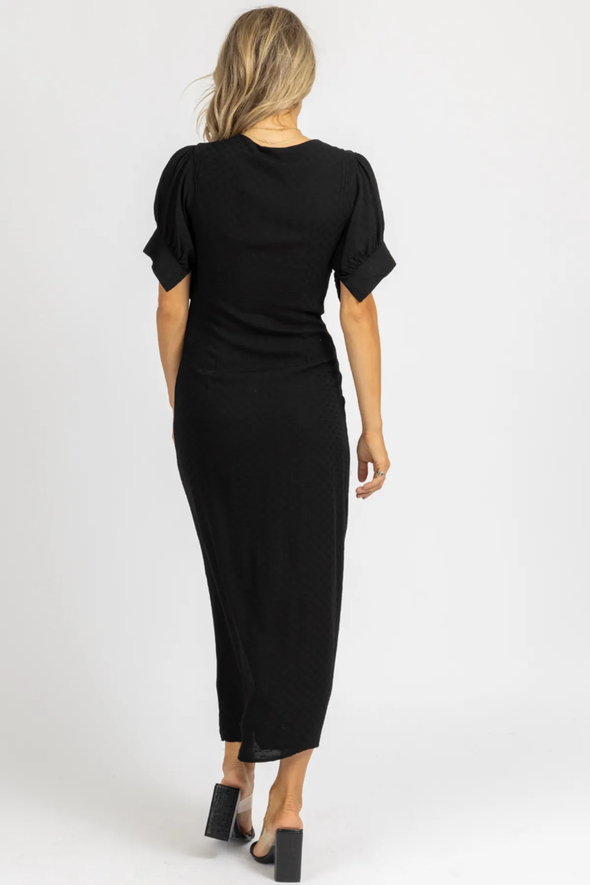 BLACK CENTER TIE CAP SLEEVE MAXI DRESS