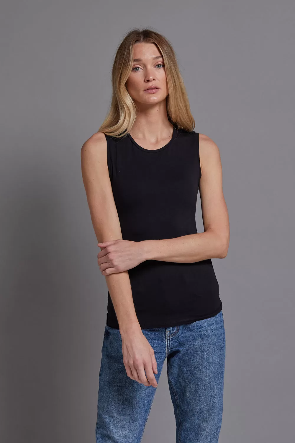 Majestic Sleeveless Tank in Noir