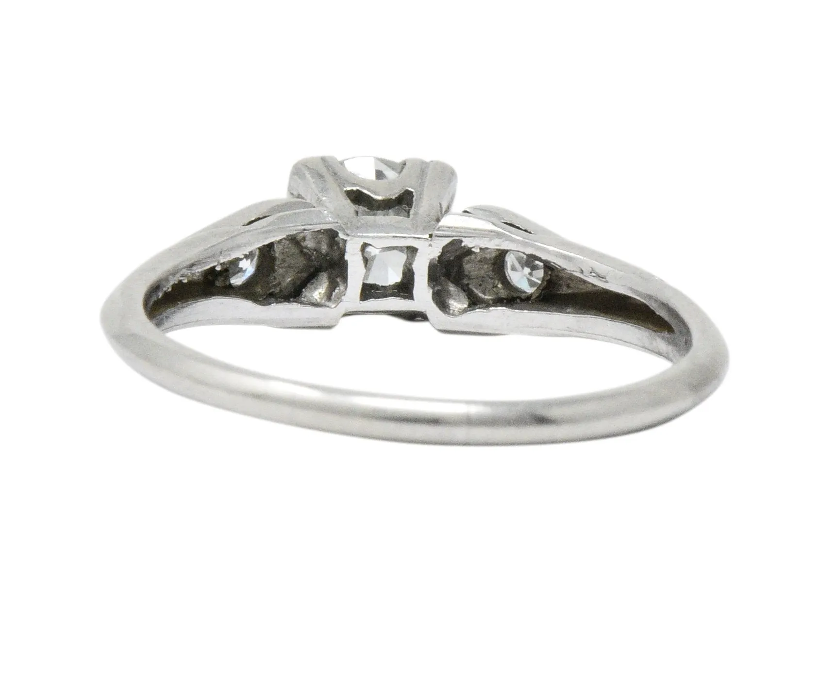 Pretty Art Deco 0.55 CTW Diamond Platinum Engagement Ring