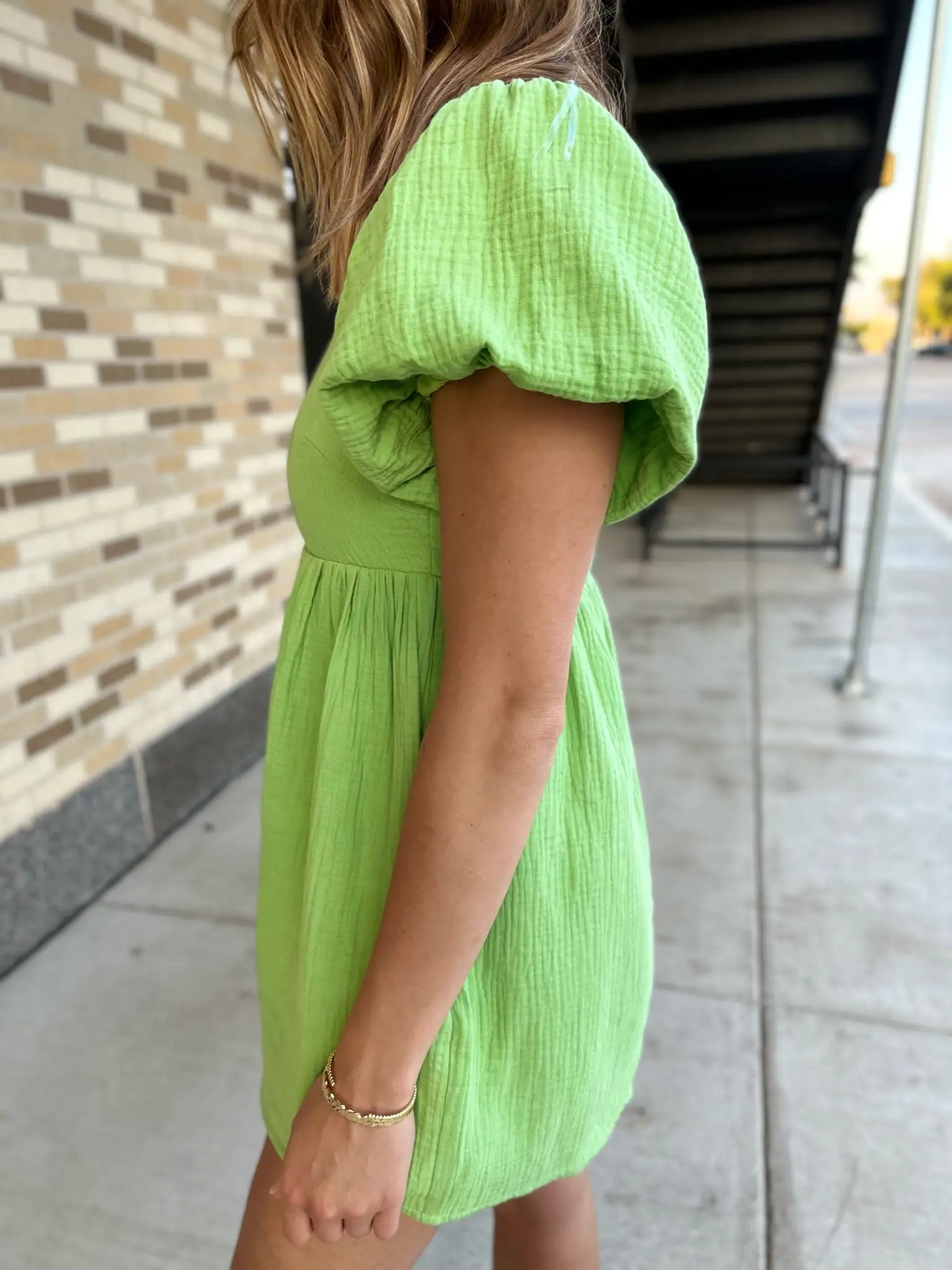 SQUARE NECK BUBBLE SLEEVE ROMPER- Greenery