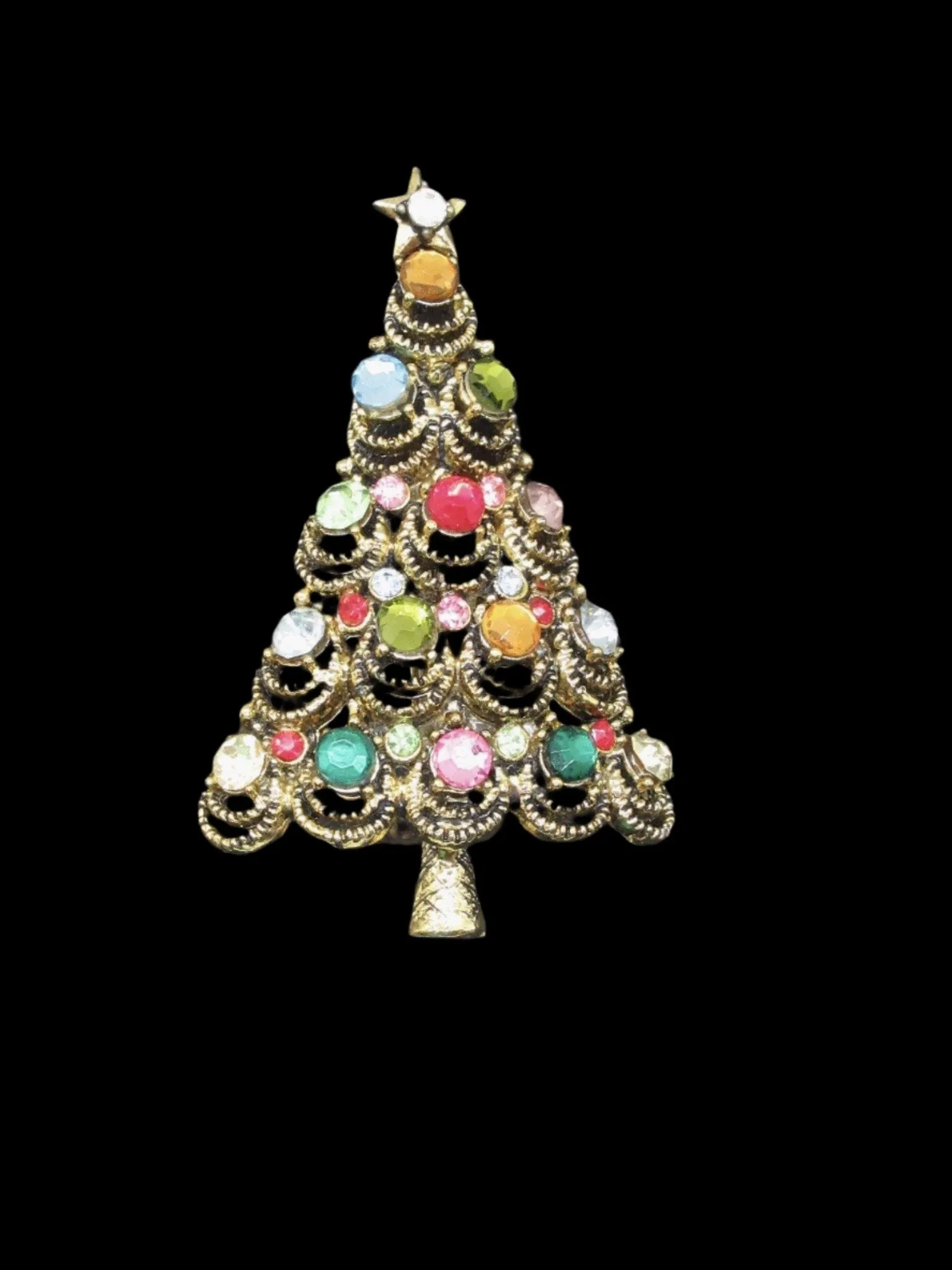 The Classic Hollycraft Christmas Tree Brooch!