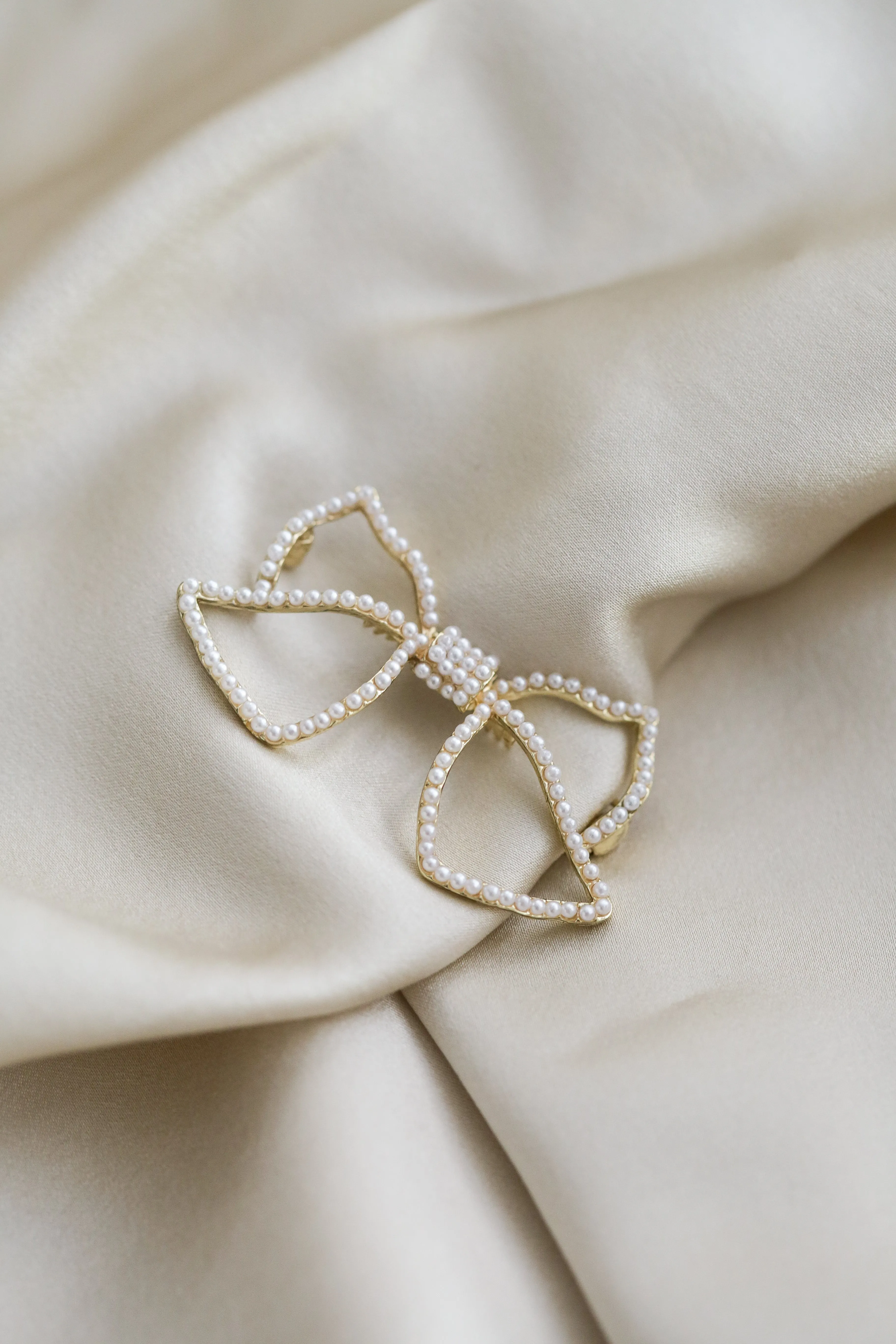 The Heart - Bow Pearls Hair Clip