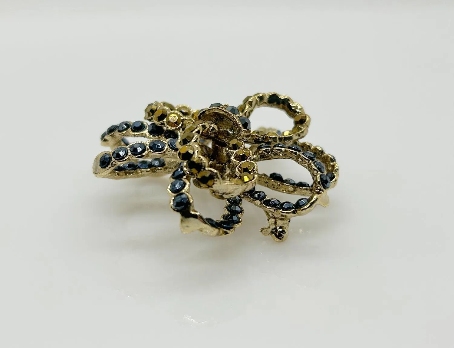 Vintage 3-D Dark Blue and Gold Stones Ribbon Bow Brooch