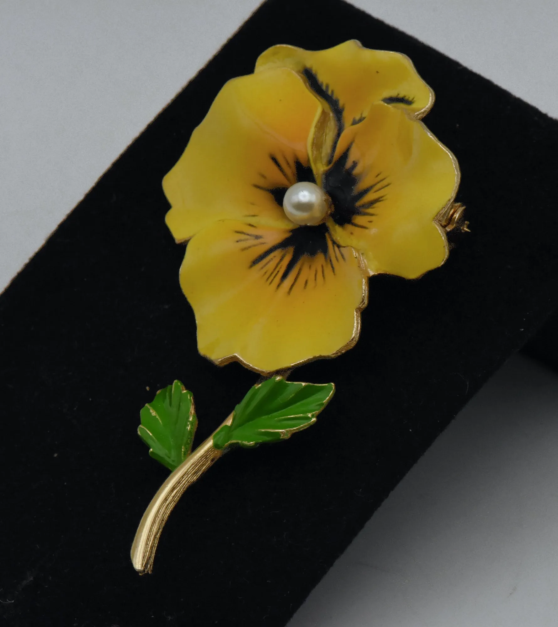 Vintage Yellow Pansy Gold Tone Metal Enamel with Faux Pearl Brooch