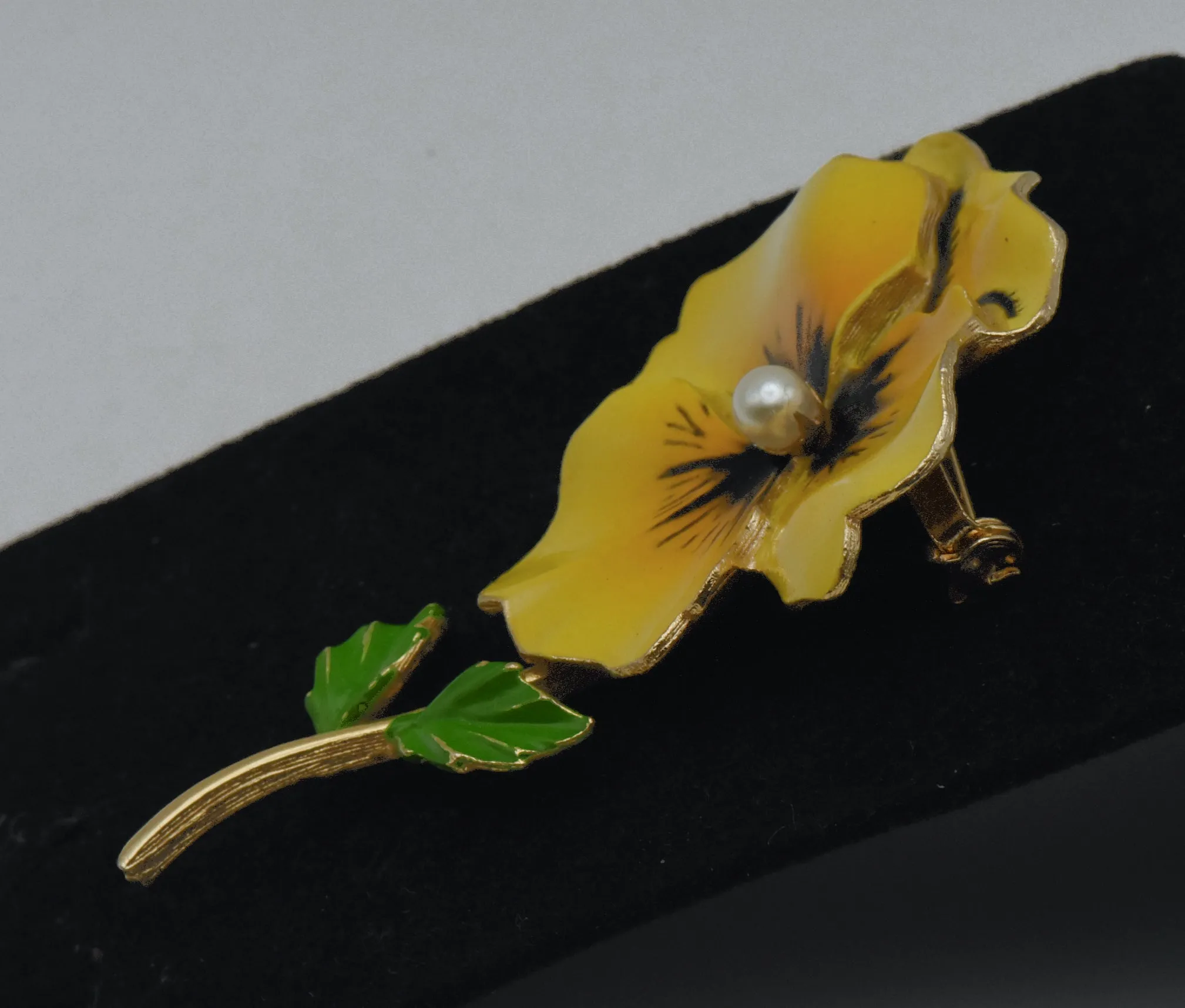 Vintage Yellow Pansy Gold Tone Metal Enamel with Faux Pearl Brooch