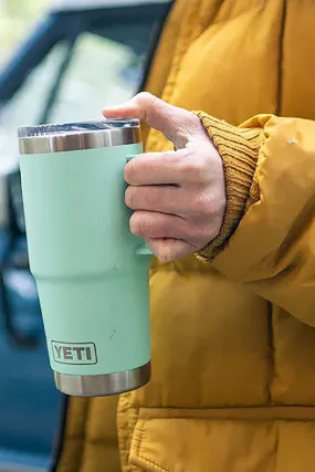 Yeti Rambler 20oz Travel Mug with StrongHold Lid